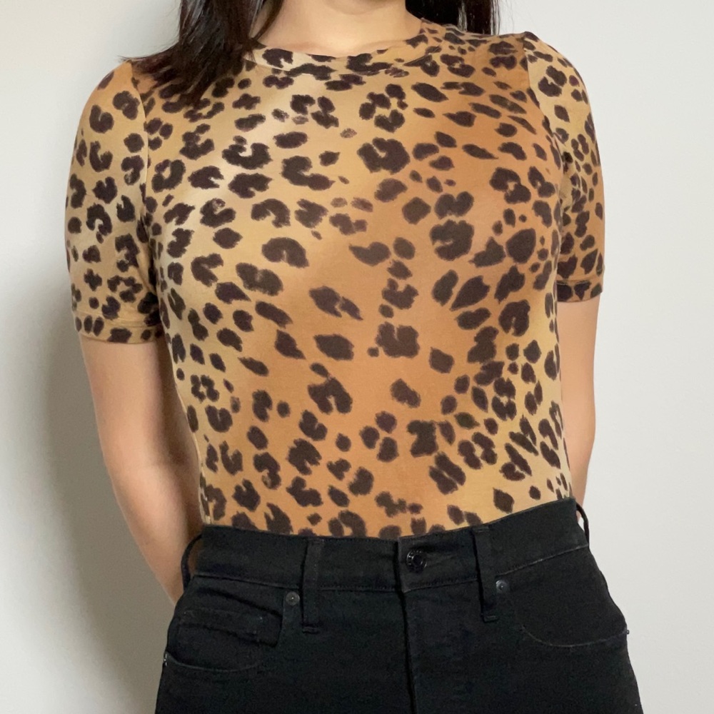 & Other Stories Leopard Cheetah Print Fitted Tee Size US 6 / EU 38